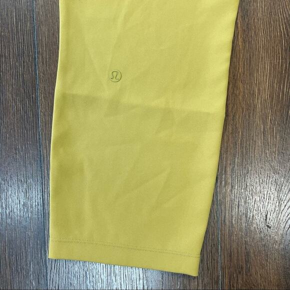 Lululemon On the Fly Crop *Woven 23" Vintage Gold SZ 2 - Picture 4 of 7